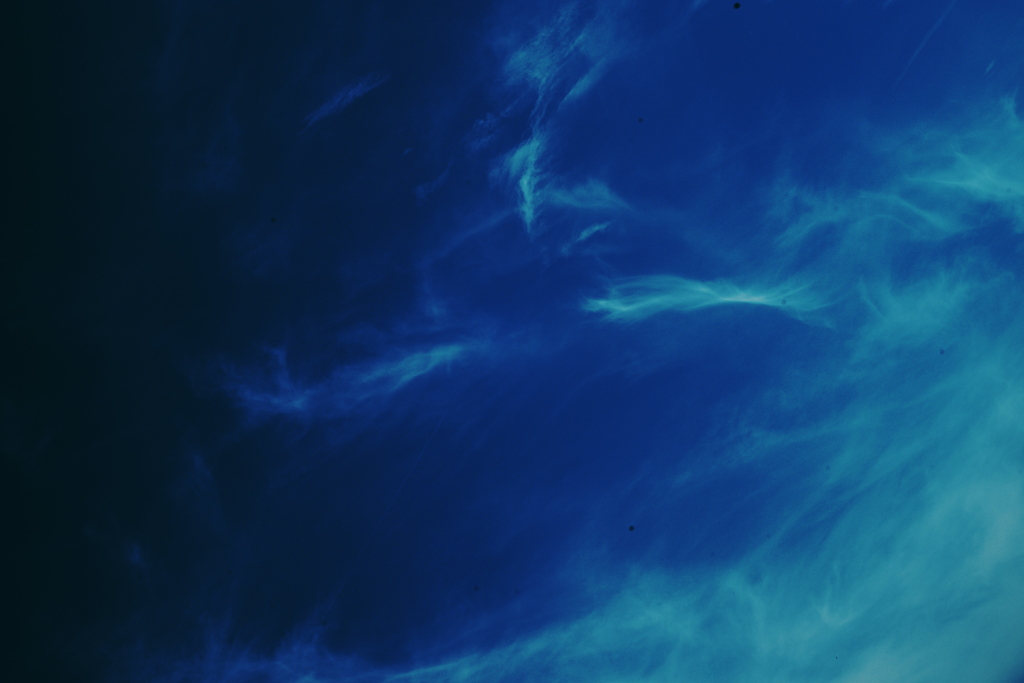 引き寄せられる１