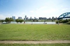 川の流れの行く方へ