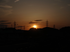 R0015720高架線の向こうの夕日