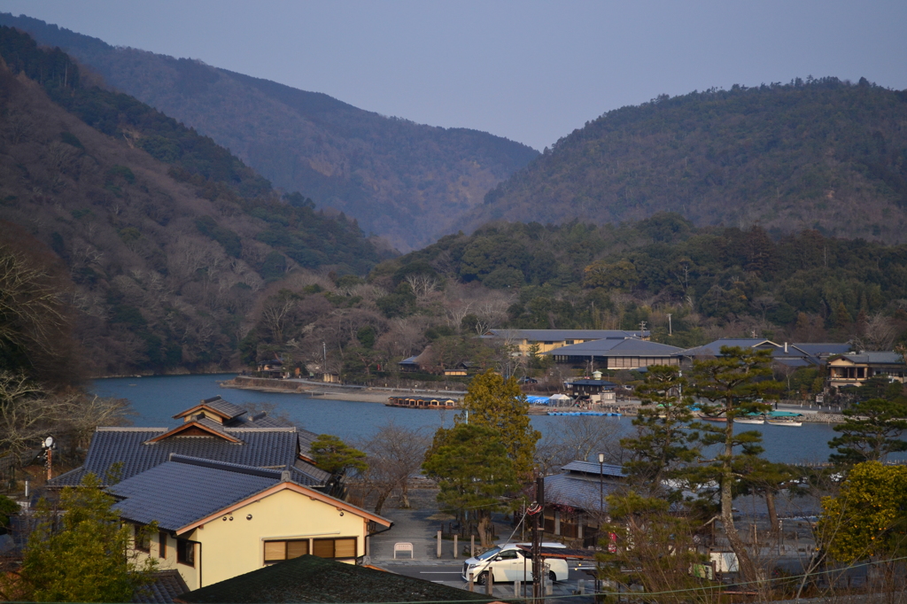 桂川を望む　