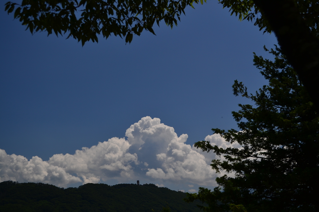 東の空に