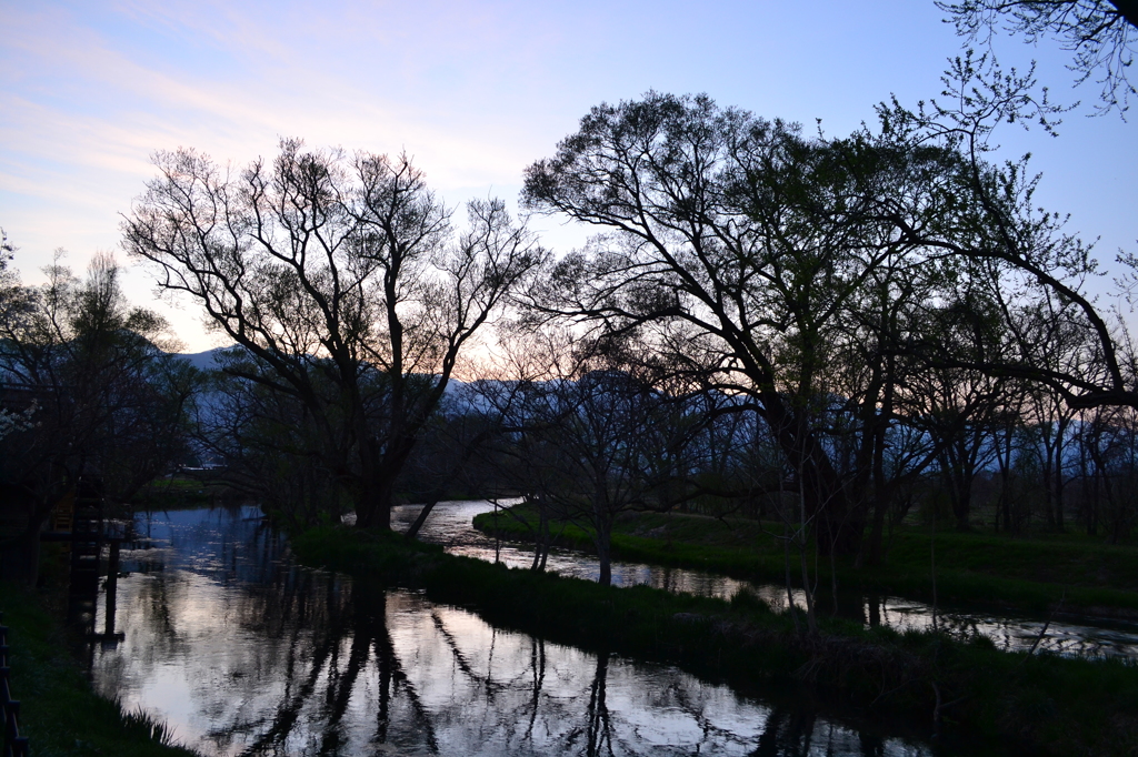 水車小屋の夕暮れ　