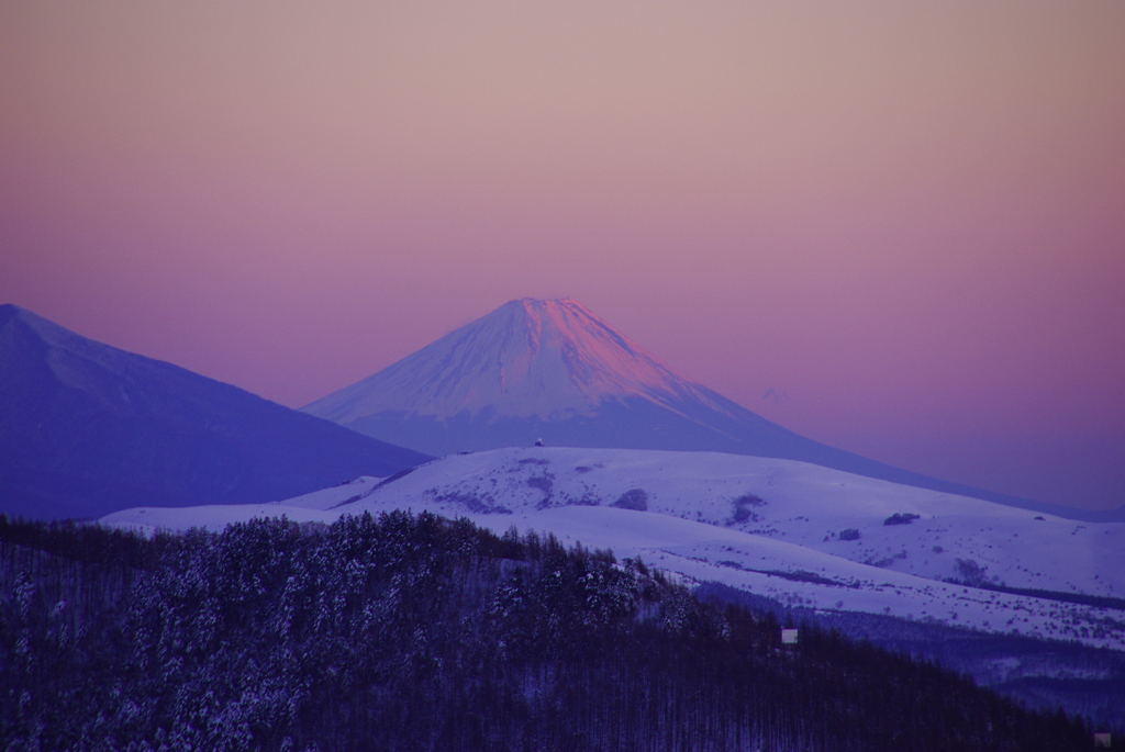 暮れなずむ富士