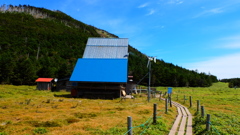 縞枯山荘と雨池山