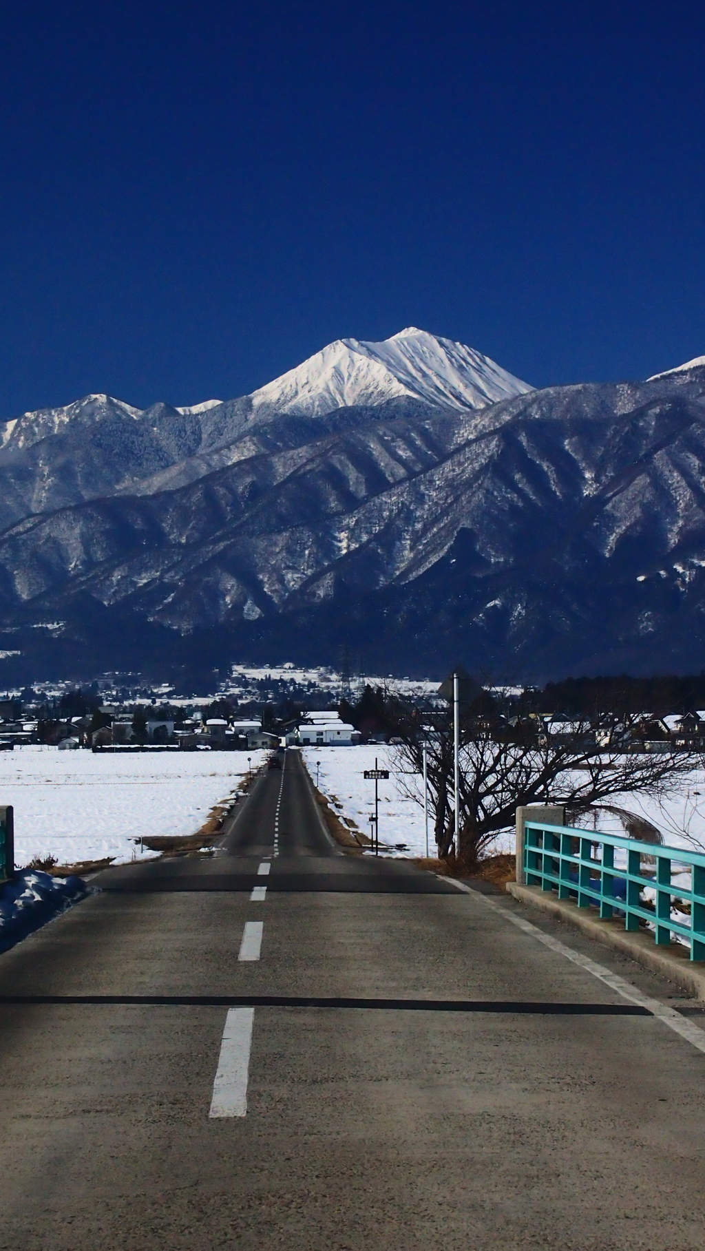 輝く常念岳　安曇野百景