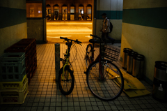 トンネル内の自転車
