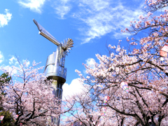 桜とメタル風車