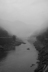 霧の渓谷