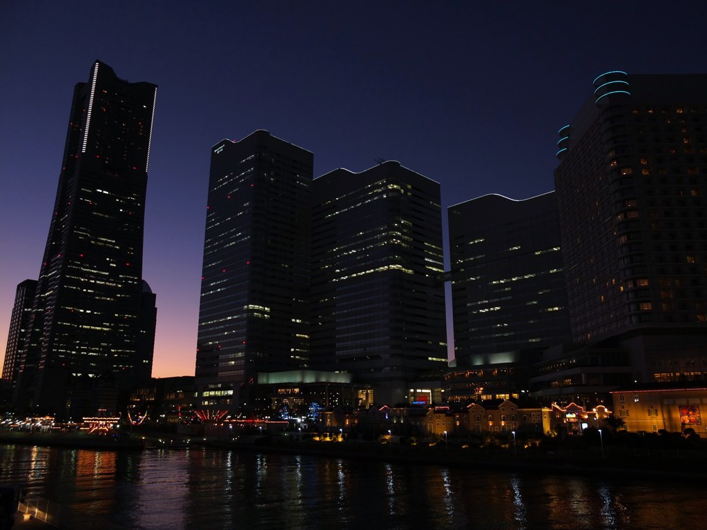 みなとみらい ある日の夕景