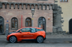 i3