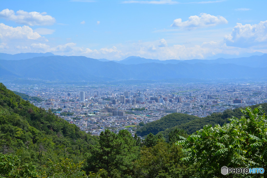 甲府市を望む