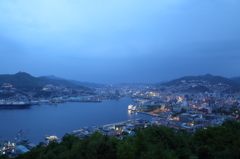 夜明けの街
