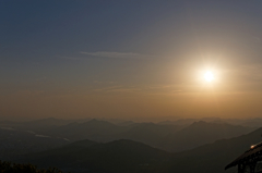 夕暮れの山頂