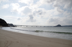 薄曇りの角島大橋．．．横顔Ⅳ