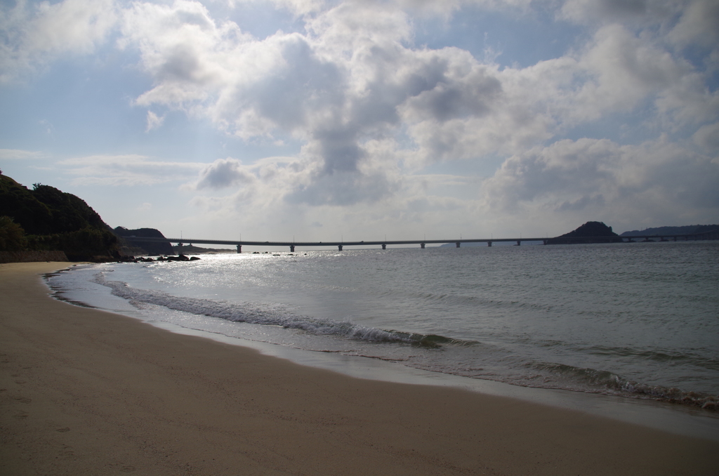 薄曇りの角島大橋．．．横顔Ⅲ