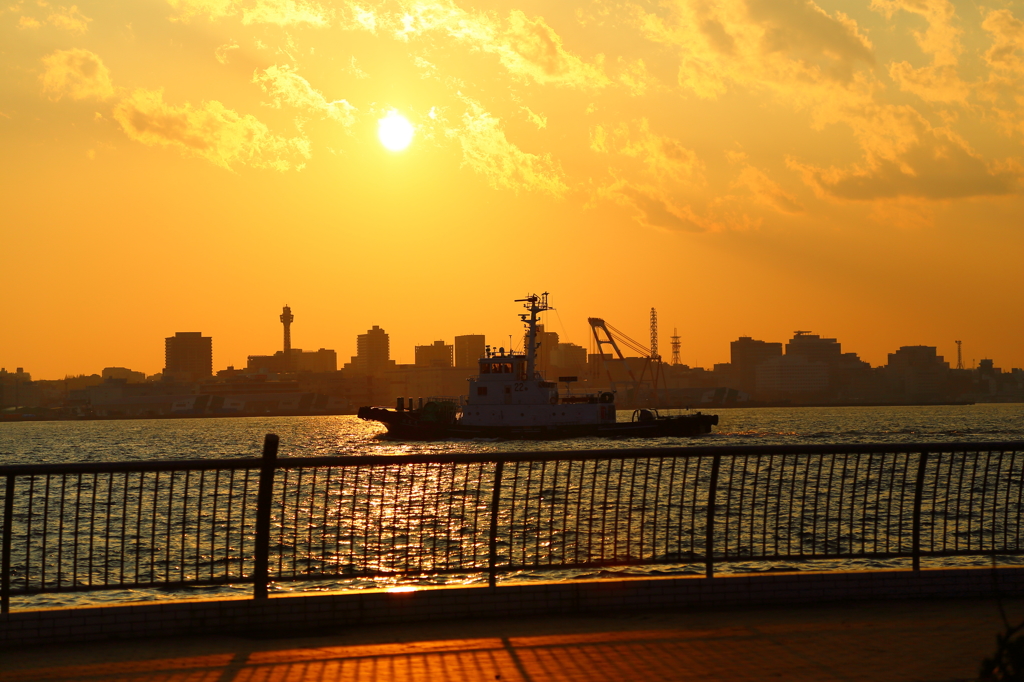 横浜港の夕暮れ