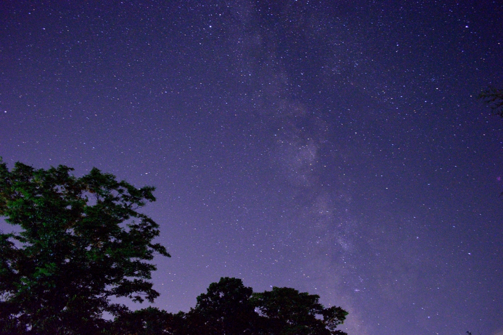 夜空を流るる星
