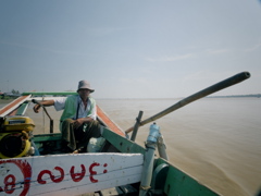 ヤンゴン川の船乗り