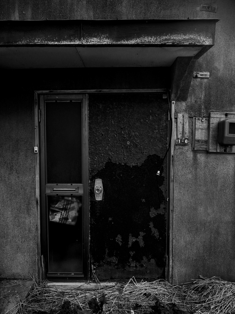 Abandoned_monochrome ②