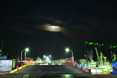 night at the fishing port