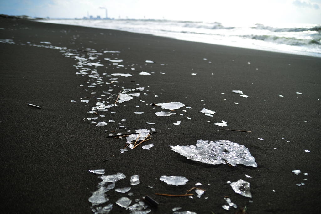 Ice-scattered beach_2