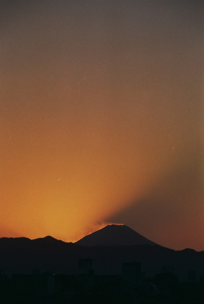 Mountain blizzards at dusk _film
