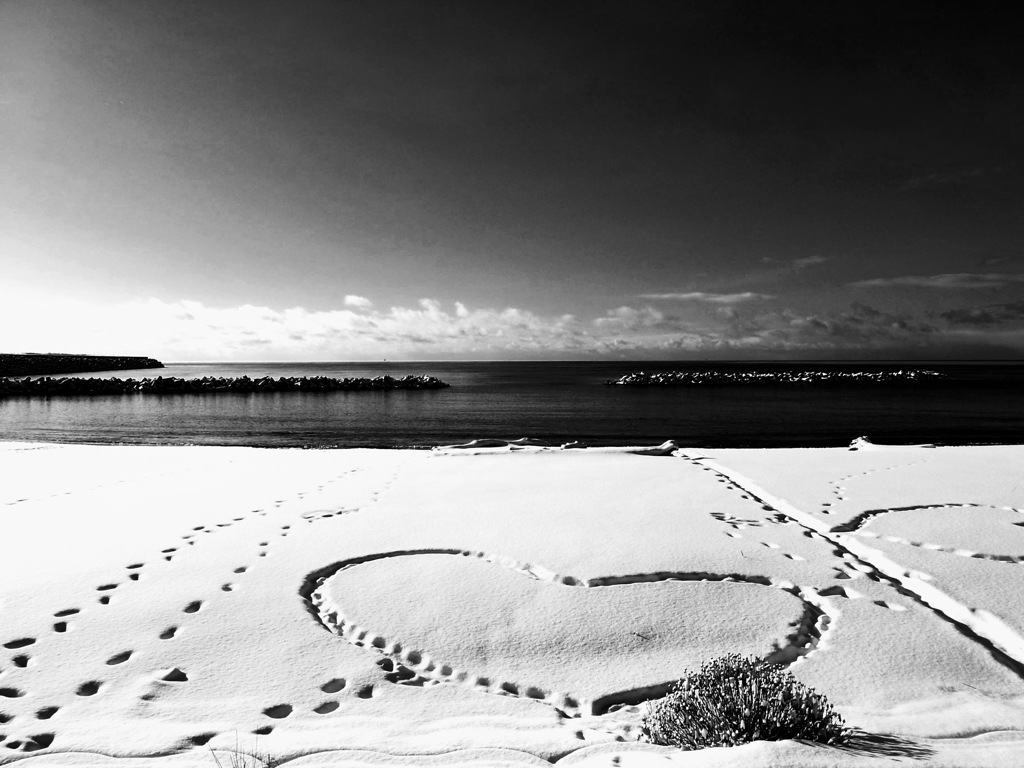 Draw a heart mark with footprints