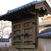 門
