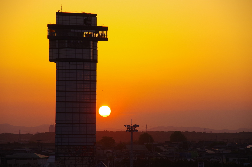 大洗マリンタワー　沈む夕日