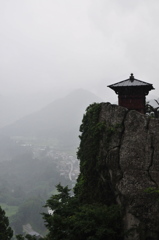 空煙る立石寺