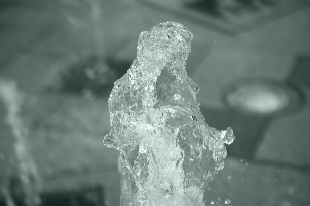 水