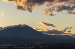 岩山展望台にて岩手山を望む