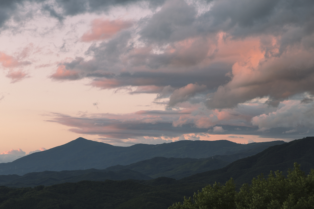 姫神山夕景