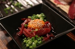 馬肉！ユッケ