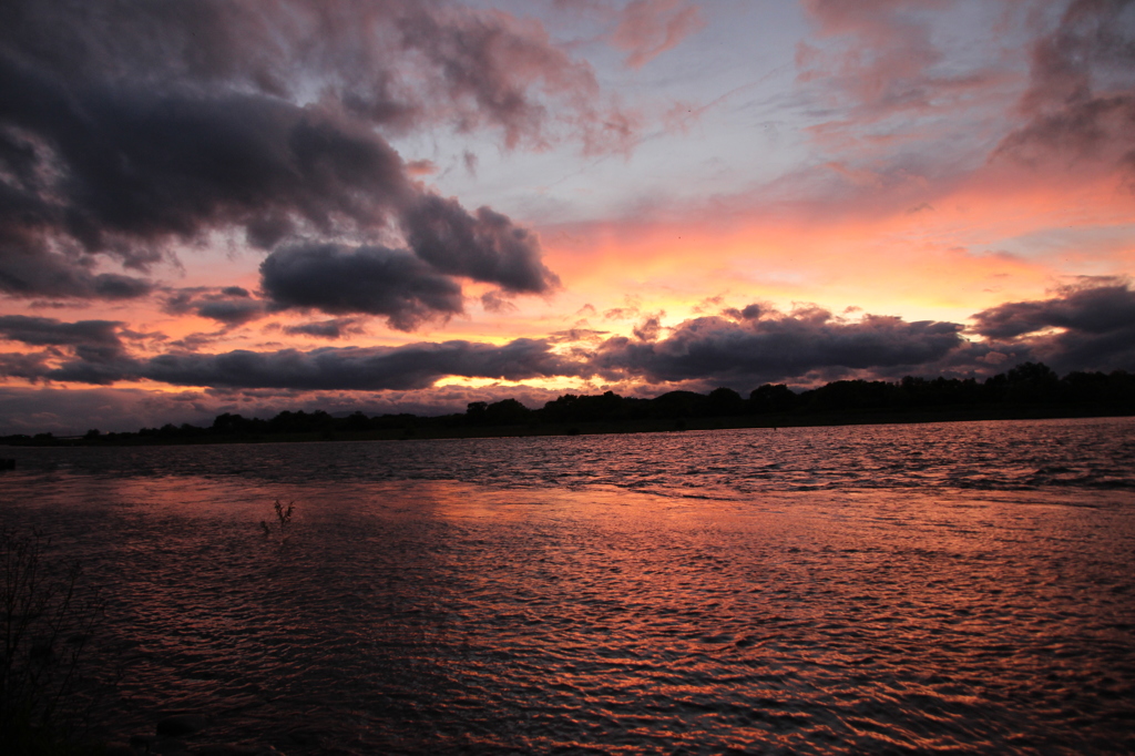 雲多し夕景