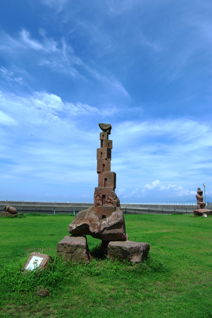 オブジェと秋の空