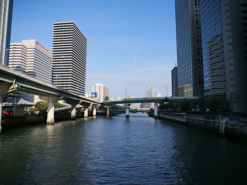 渡辺橋から東を望む。