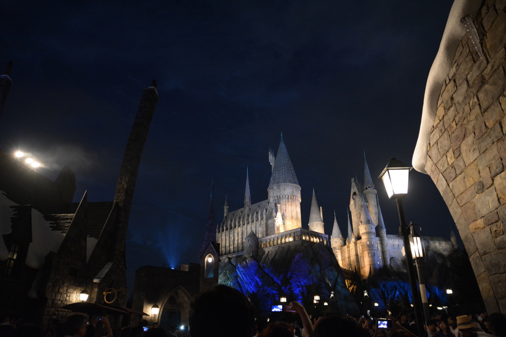 ライトアップされたホグワーツ城