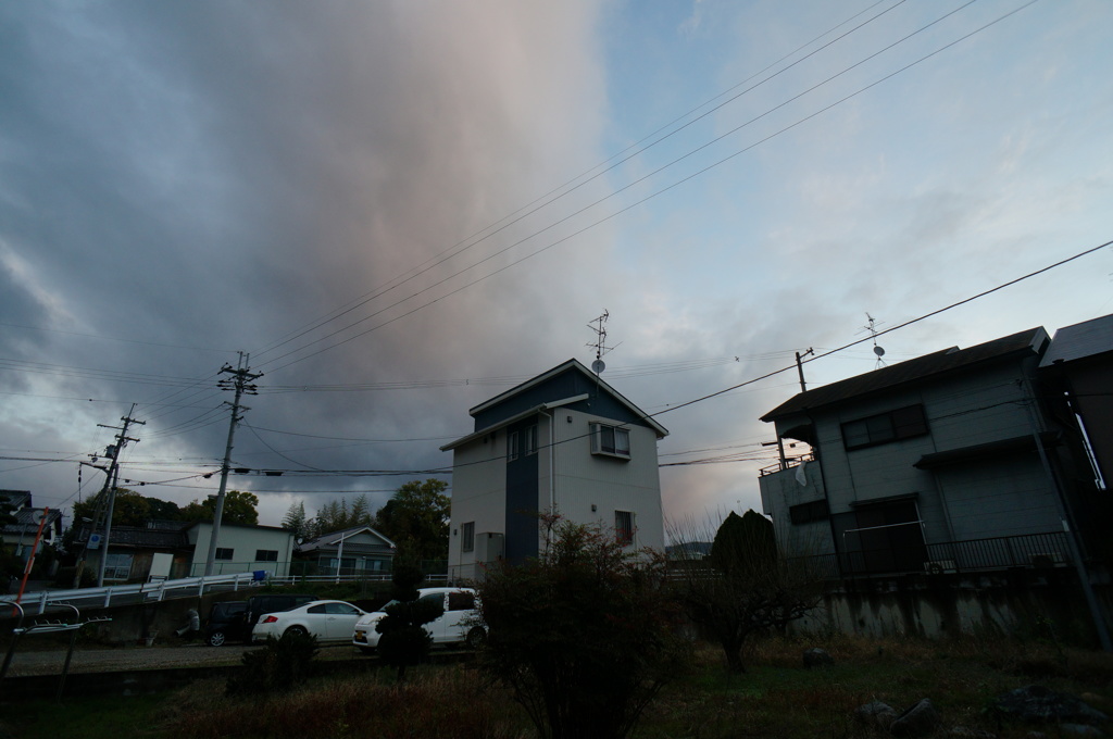 桃色雲の朝