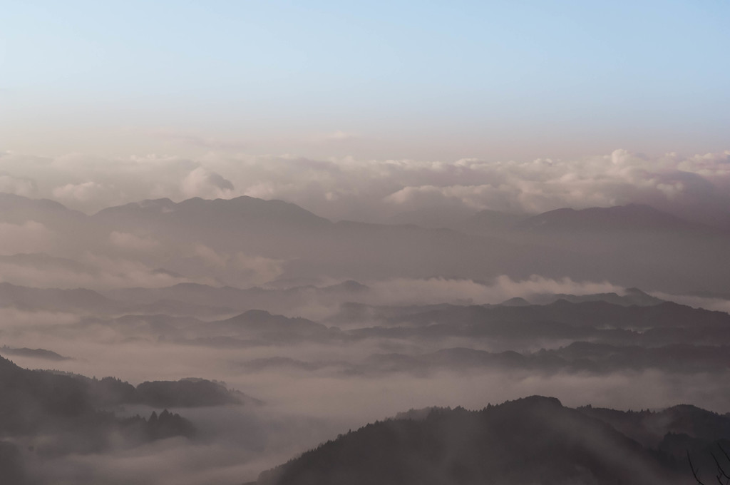 鳥見山雲海