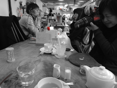 Monochrome+Red+カメラ女子