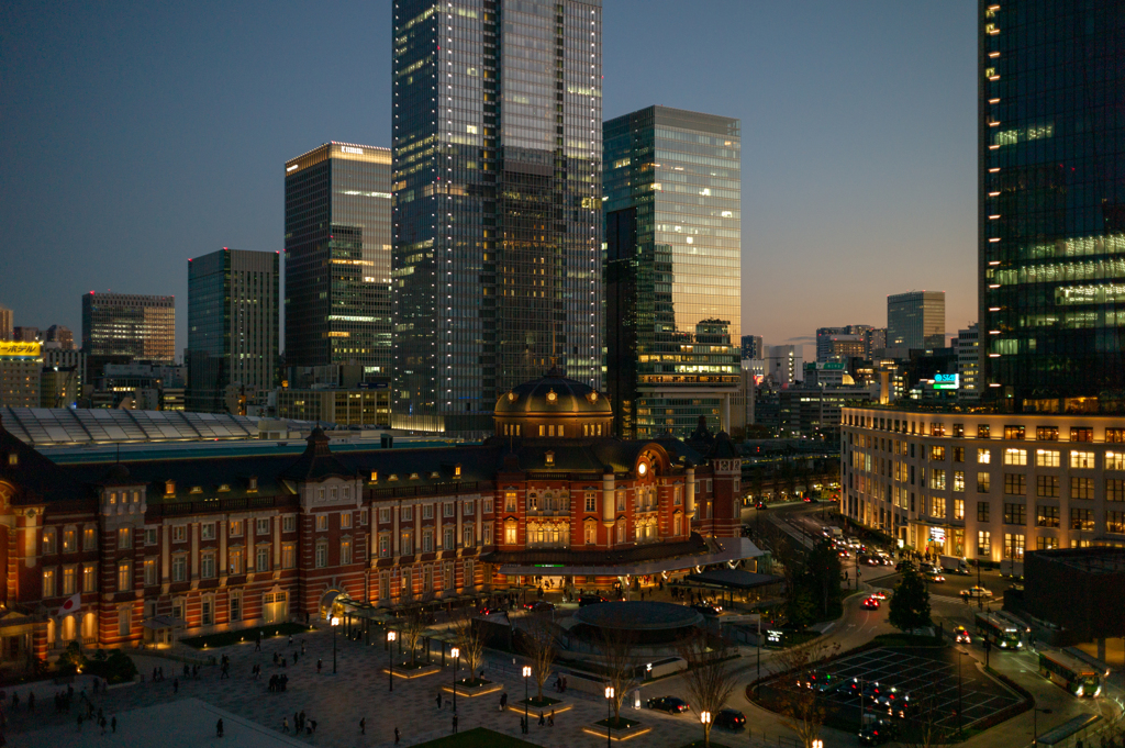 夕暮れの東京駅