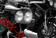 GSXR。