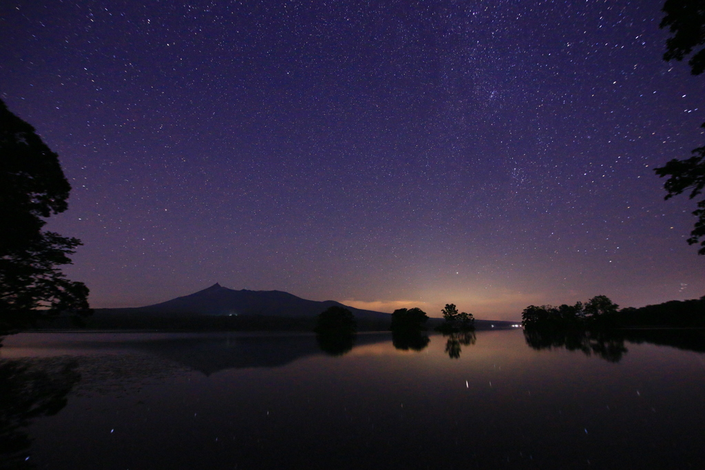 駒ヶ岳と星空