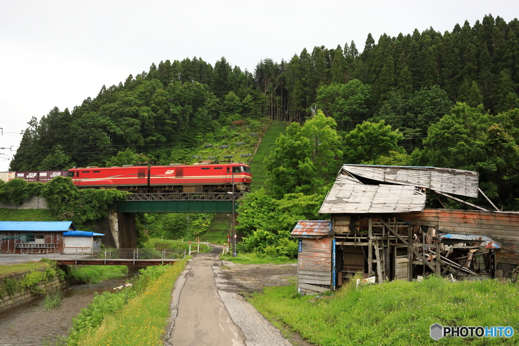 廃屋とEH800