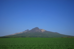 飛行機雲と駒ヶ岳