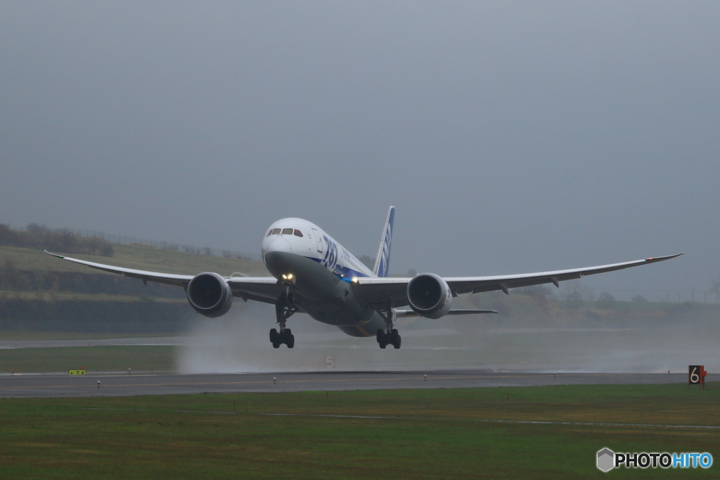 787雨の中