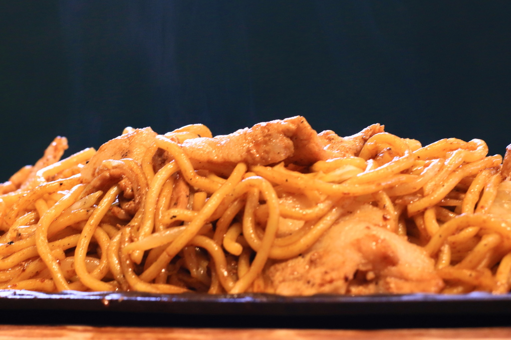 肉いっぱ～い焼きぞば