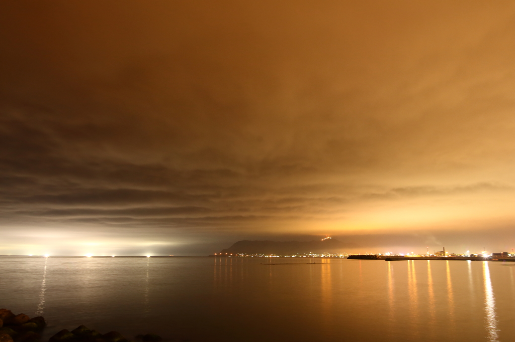 夜の海