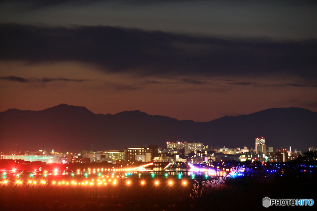 夜の空港
